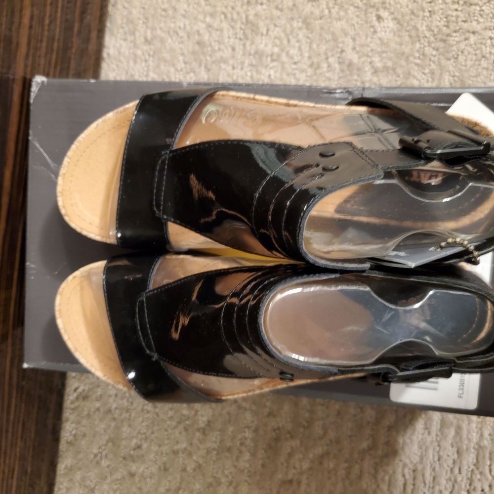 Temporary Sale CAT Black Sandals 🐛 - Picture 11 of 13